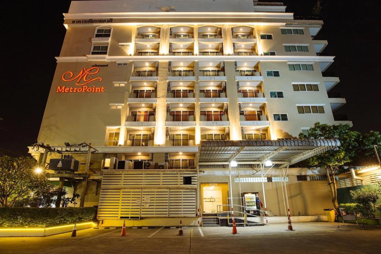 Metro Point Bangkok Hotel Exterior photo