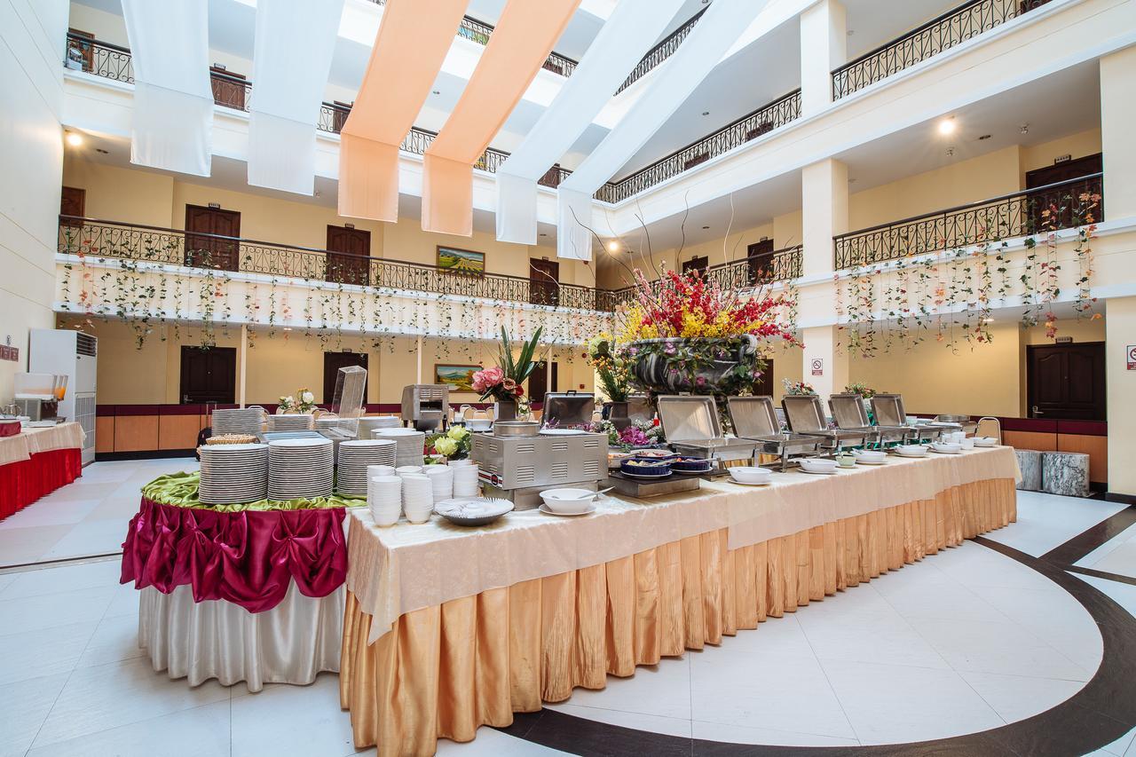 Metro Point Bangkok Hotel Exterior photo